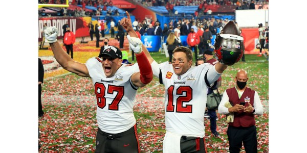 Brady, quien dejó a los New England Patriots para ganar nuevamente el campeonato del Super Bowl